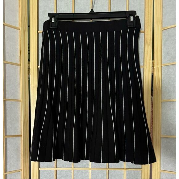 LOFT women’s black and white pin stripe sweater circle skirt - Picture 2 of 6